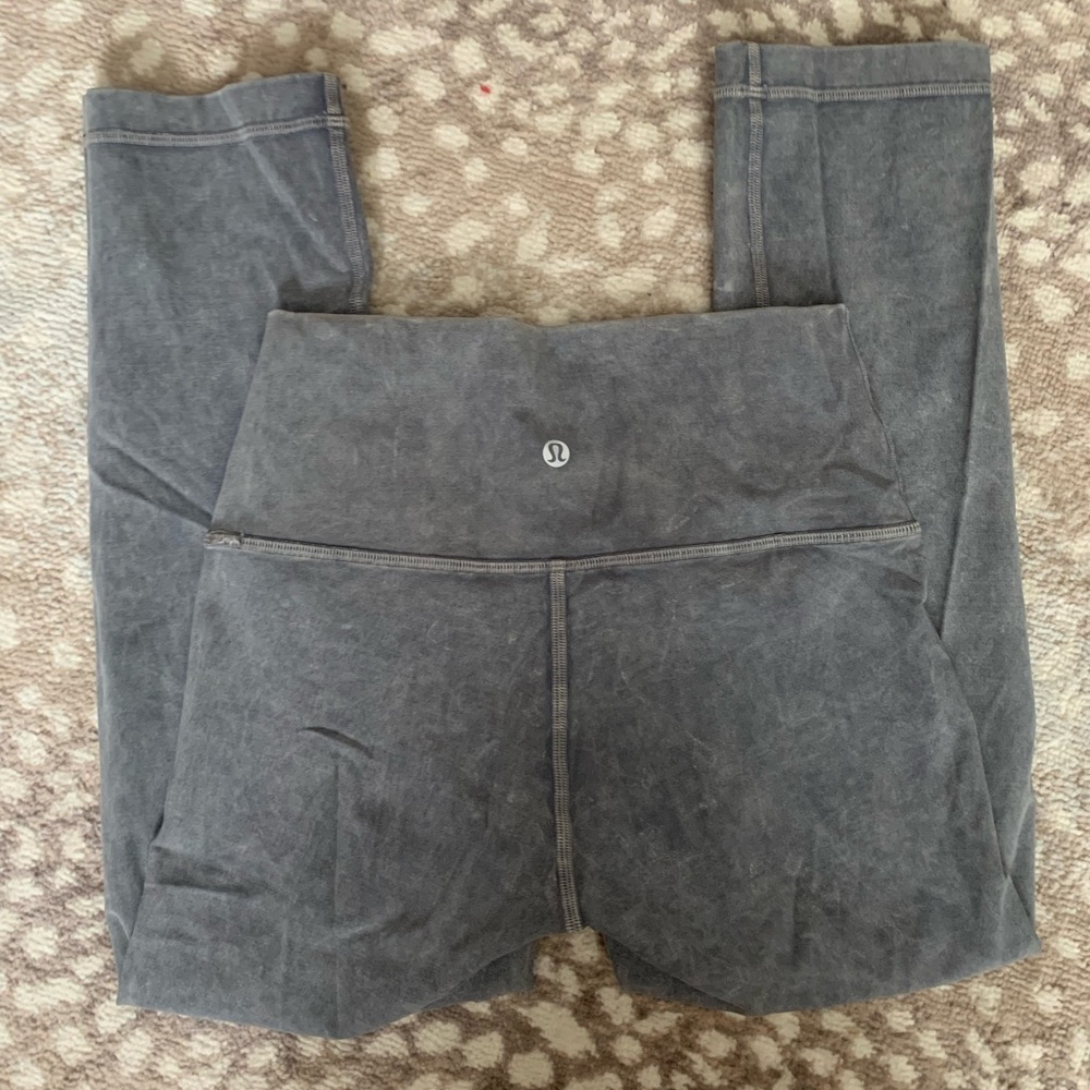 Lululemon leggings size 4